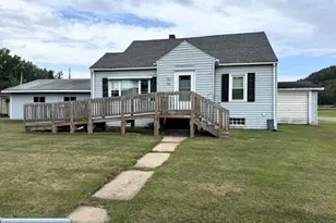 997 S Gary St, Calumet, MN 55716 - Photo 1