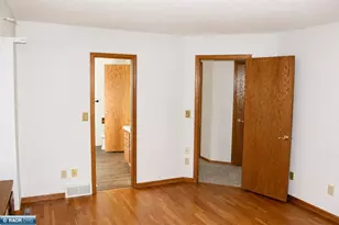 307 E Park Dr, Hibbing, MN 55746 - Photo 21