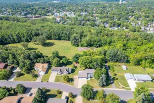307 E Park Dr, Hibbing, MN 55746 - Photo 39
