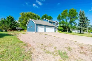 307 E Park Dr, Hibbing, MN 55746 - Photo 3