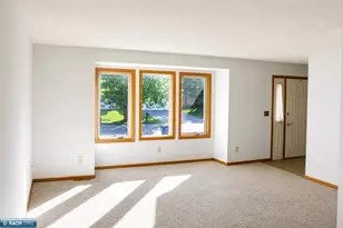 307 E Park Dr, Hibbing, MN 55746 - Photo 17