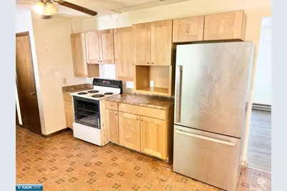 3919 8th Ave E, Hibbing, MN 55746 - Photo 9