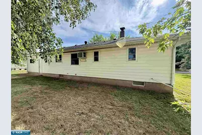 3919 8th Ave E, Hibbing, MN 55746 - Photo 23