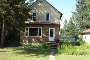 539 E 39th St, Hibbing, MN 55746 - Photo 1