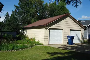 539 E 39th St, Hibbing, MN 55746 - Photo 3