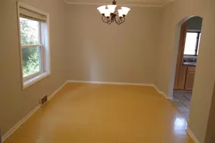 539 E 39th St, Hibbing, MN 55746 - Photo 7