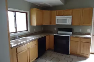 539 E 39th St, Hibbing, MN 55746 - Photo 9