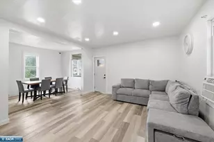 202 Michigan Ave W, Gilbert, MN 55741 - Photo 9