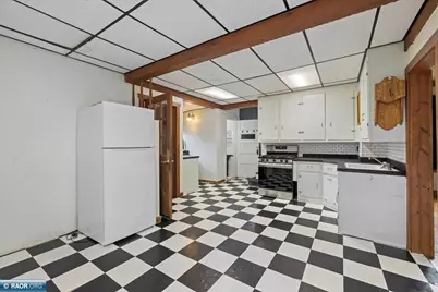 213 & 215 W 4th Ave N, Aurora, MN 55705 - Photo 9
