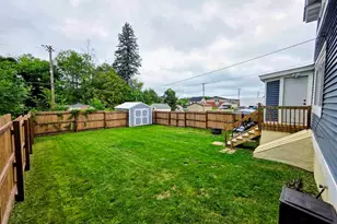 313 Forest St, Buhl, MN 55713 - Photo 5
