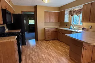209 17th Ave W, Eveleth, MN 55734 - Photo 7
