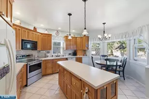 217 Chandler Ave, Eveleth, MN 55734 - Photo 9