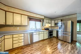 2120 W 2nd Ave, Hibbing, MN 55746 - Photo 9