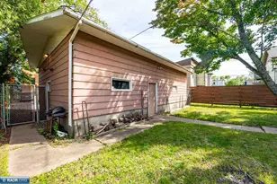 2120 W 2nd Ave, Hibbing, MN 55746 - Photo 39
