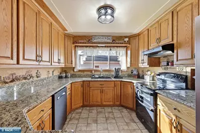 1408 Gray Drive, Hibbing, MN 55746 - Photo 9