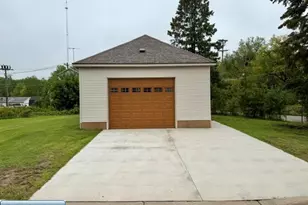 101 State St, Buhl, MN 55713 - Photo 1