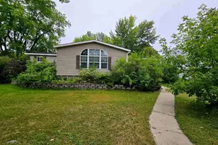 204 Congdon Ave, Coleraine, MN 55722 - Photo 1