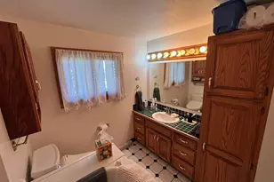 611 W 33rd St, Hibbing, MN 55746 - Photo 11