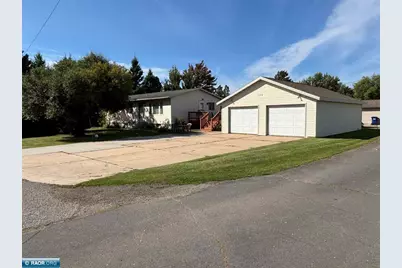 611 W 33rd St, Hibbing, MN 55746 - Photo 23
