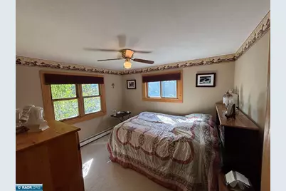 611 W 33rd St, Hibbing, MN 55746 - Photo 13