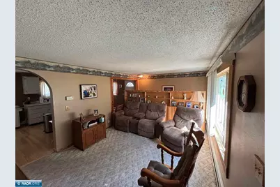 611 W 33rd St, Hibbing, MN 55746 - Photo 3