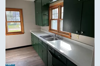 1928 11th Avenue E, Hibbing, MN 55746 - Photo 5
