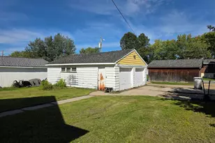612 6th St NW, Chisholm, MN 55719 - Photo 5