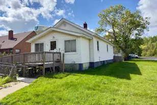3001 4th Ave W, Hibbing, MN 55746 - Photo 1