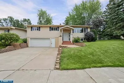 407 Mesabi Dr., Hibbing, MN 55746 - Photo 1