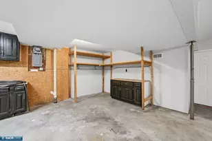407 Mesabi Dr, Hibbing, MN 55746 - Photo 45