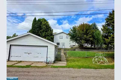 15 11th St NW, Chisholm, MN 55719 - Photo 3