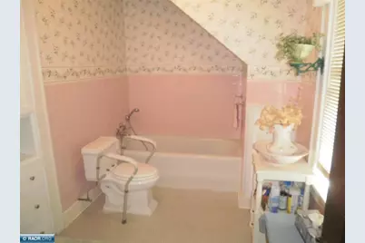 2122 E 5th Avenue, Hibbing, MN 55746 - Photo 11