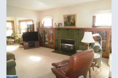2122 E 5th Avenue, Hibbing, MN 55746 - Photo 3