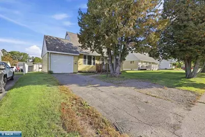 205 Hampshire Dr, Hoyt Lakes, MN 55768 - Photo 3