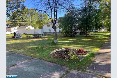 2606 E 6th Ave, Hibbing, MN 55746 - Photo 9