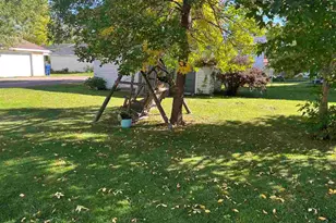 2606 E 6th Ave, Hibbing, MN 55746 - Photo 5