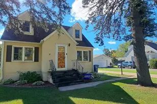 1980 E 25th St, Hibbing, MN 55746 - Photo 29