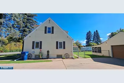 1980 E 25th St, Hibbing, MN 55746 - Photo 25