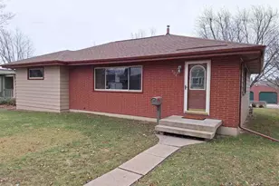 806 N 7th St, Virginia, MN 55792 - Photo 1