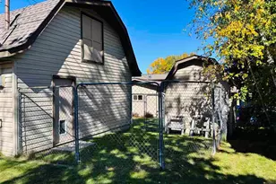 635 8th St NW, Chisholm, MN 55719 - Photo 5