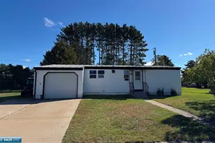 15 Hemlock Cir, Babbitt, MN 55706 - Photo 1