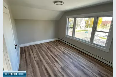 2303 E 2nd Ave, Hibbing, MN 55746 - Photo 3