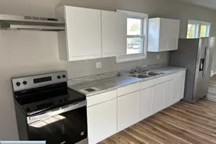 2303 E 2nd Ave, Hibbing, MN 55746 - Photo 5