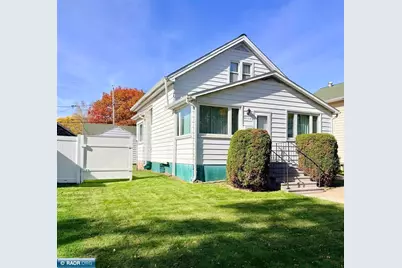 2113 E 10th Avenue, Hibbing, MN 55746 - Photo 3
