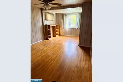 2113 E 10th Avenue, Hibbing, MN 55746 - Photo 11