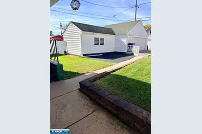 2113 E 10th Avenue, Hibbing, MN 55746 - Photo 21