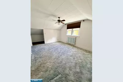 2113 E 10th Avenue, Hibbing, MN 55746 - Photo 13