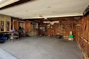 2113 E 10th Ave, Hibbing, MN 55746 - Photo 23
