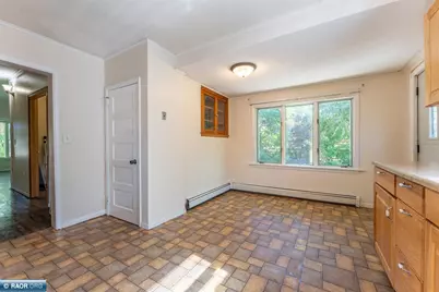 212 S 8th St, Virginia, MN 55792 - Photo 9