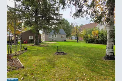 1945 E 26th St, Hibbing, MN 55746 - Photo 11